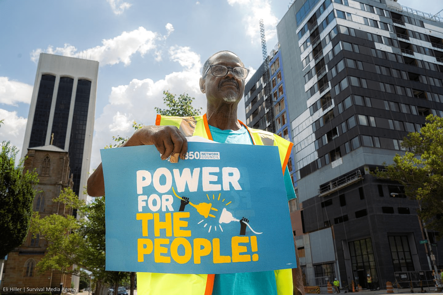 Climate activists across the U.S took action this year to demand fair, safe, clean and affordable renewable energy for everyone. Photo: Survival Media Agency 350PDX PUSH Buffalo 350 New Hampshire Action